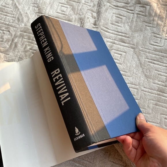 Stephen King Revival Hardcover Novel. First Edition 13579108642 - Picture 8 of 8